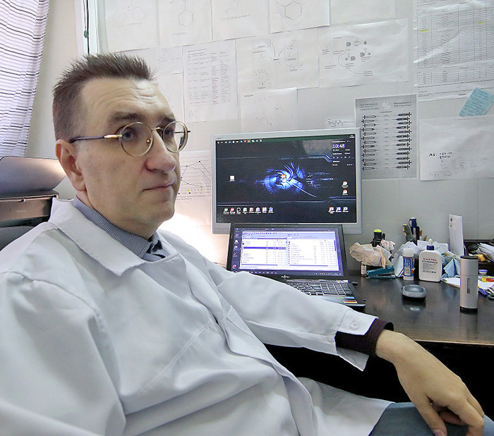 Науковий керівник розробки Артур Мартинов упевнений у високій активності розробки проти вірусів. Фото надав автор